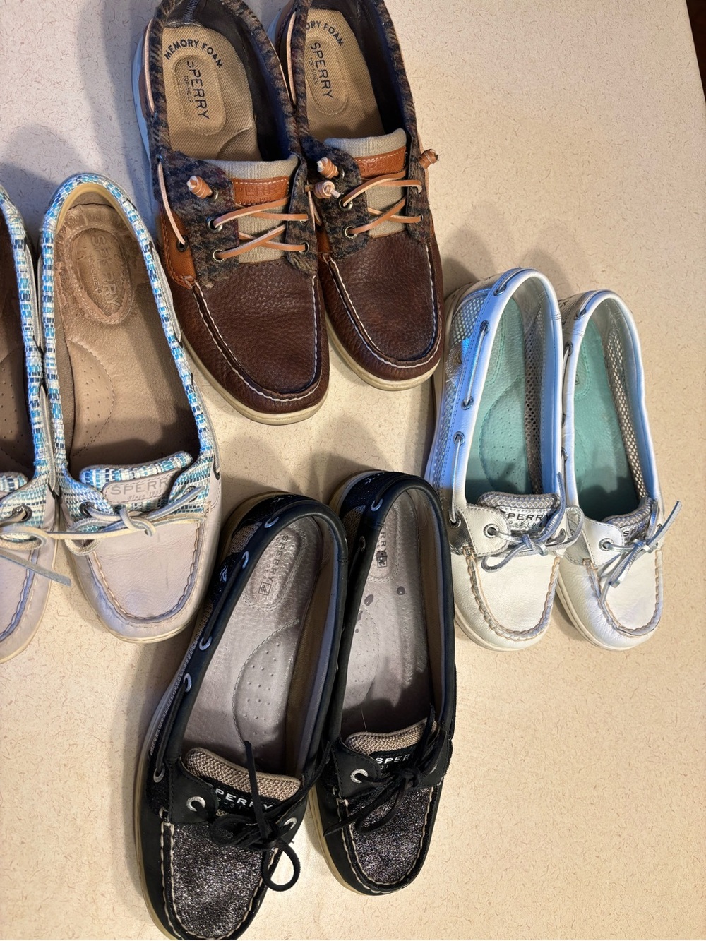 Four pairs of women’s Sperry 8.5